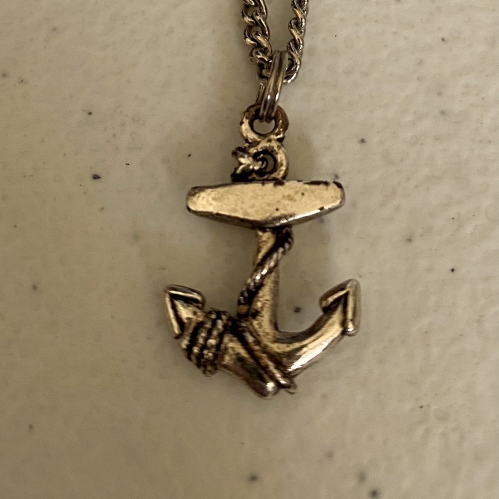 Silver nautical anchor necklace